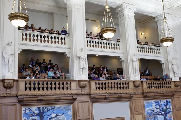 Lovændring Folketinget vedtog i dag en ændring i ægsteskabsloven, så det nu er muligt for præster at vie homoseksuelle. 