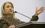 Væmmelse. USA's udenrigsminister Hillary Clinton kræver Assads afgang efter beskyldninger om endnu en massakre. 