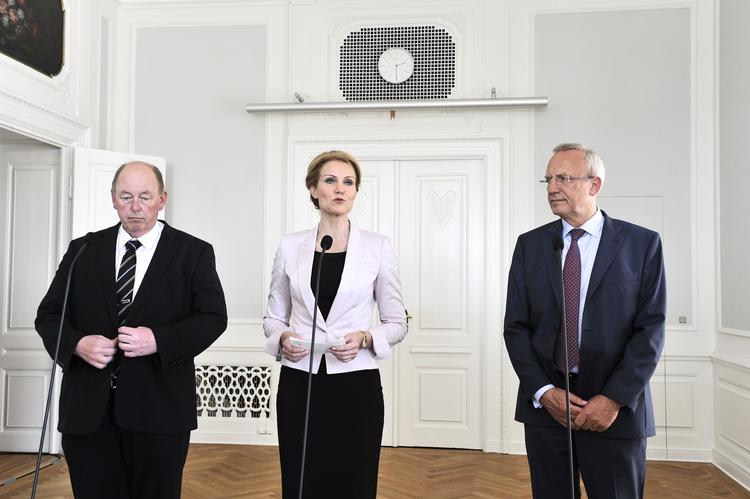 Trio. Statsminister Helle Thorning-Schmidt, LO-formand Harald Børsting (tv) og DA's administrerende direktør Jørn Neergaard Larsen bliver måske aldrig enige om en trepartsaftale. 