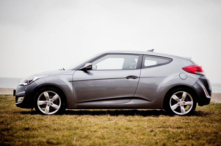 ASYMMETRISK. Hyundai Veloster har en dør i den ene side men to i den anden. 