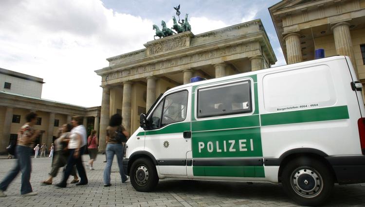 ROCKERBEKÆMPELSE. Berlins Politi har slået til mod Bandidos med en iøjnefaldende stor aktion. 