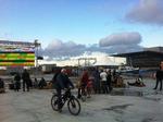 Ofelia. 'Danmarks største fodboldfest' foregår på Ofelia Beach ved Kvæsthusmolen i København. Ikke endnu, må man konstatere efter EM-åbningen. Der var langt mere gang i den ved Operaen i baggrunden denne fredag aften. 