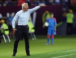 straffespark. Så se dog efter! Bert van Marwijk så noget, som den slovenske dommer vurderede helt anderledes. 