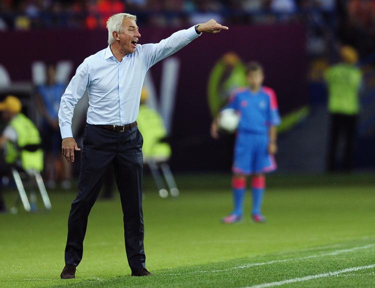 straffespark. Så se dog efter! Bert van Marwijk så noget, som den slovenske dommer vurderede helt anderledes. 