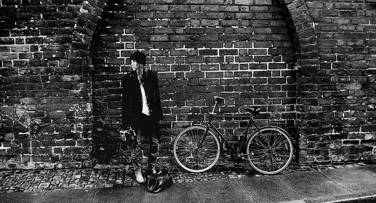 forbilleder.  Patti Smith har altid skrevet og sunget om sine idoler og sine muser, som hun kalder dem. Den nye udgivelse 'Banga' er ingen undtagelse. Samtidig har erindringsbogen 'Just Kids' givet hende et nyt og større publikum. 