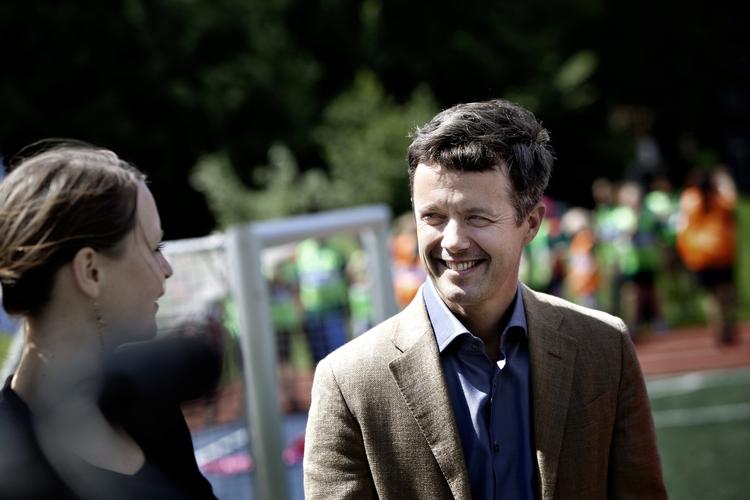 OL-atleter er uenige med kronprinsen i regler om brugen af sociale medier under legene i London. 