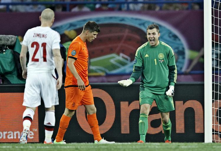 28-8. Holland og Klaas Jan Huntelaar havde 28 forsøg på det danske mål, mens de rødhvide blot havde otte afslutninger i den anden ende af banen. 