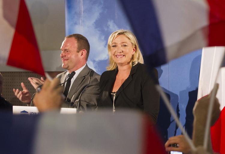 Formanden for Front National Marine Le Pen står til at vinde sin valgkreds. 