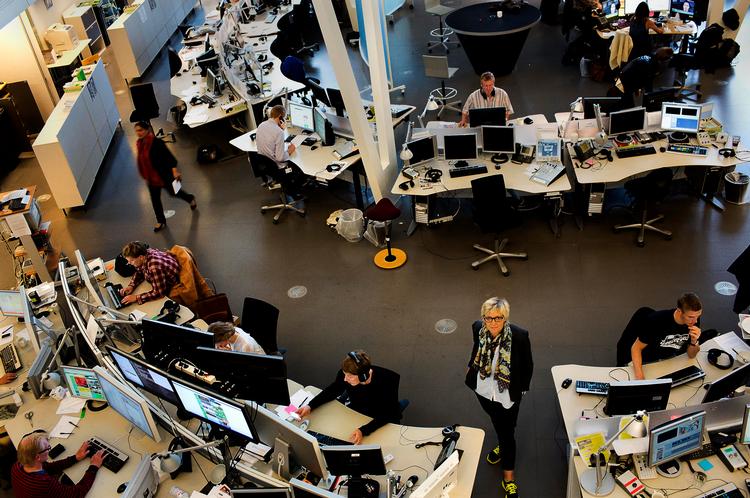 Oprydning. Lige nu er DR's ledelse ved at kigge programmerne på DR 2 igennem. En del af dem kan ifølge Gitte Rabøl godt leve videre på det nye DR 2. 