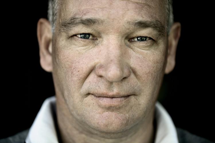identitetstyveri? John 'Faxe' Jensen skriver hver dag en klumme  i BT under EM i fodbold. Det vil sige, det gør han ikke. Det er bladets journalister, ringer til ham og skriver. 
