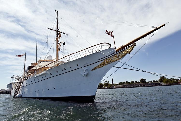 Statsbesøg. Et af punkterne på præsident Hu Jintaos besøg i Danmark er en tur med kongeskibet Dannebrog. 