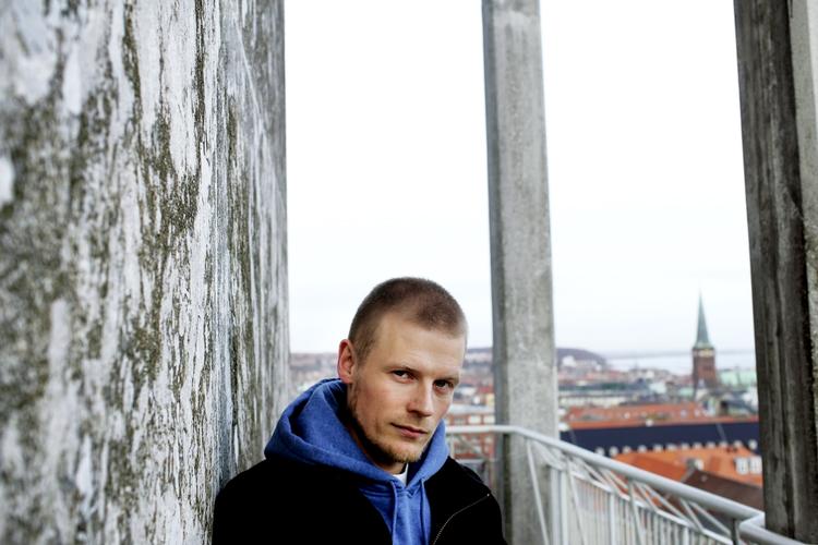 Vennesæl. DJ Static, der i virkeligheden hedder Thorbjørn Schwarz, inviterer masser af kendte musikalske venner på scenen på årets Roskilde Festival. 