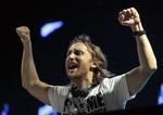 Booket.  David Guetta har omkring 33 mio. venner på Facebook. Måske får han et par tusind mere efter årets optræden på Smukfest. 