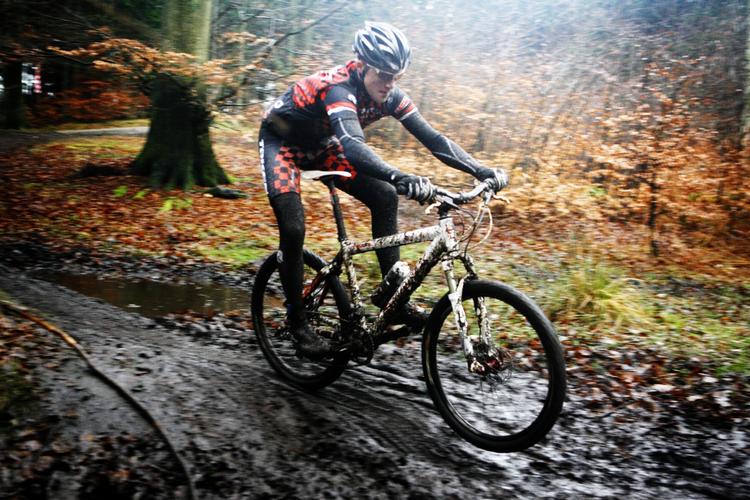 SAMKVEM. Kan mountainbikere og andre skovbrugere leve sammen i respekt? Læserne er ikke enige. 