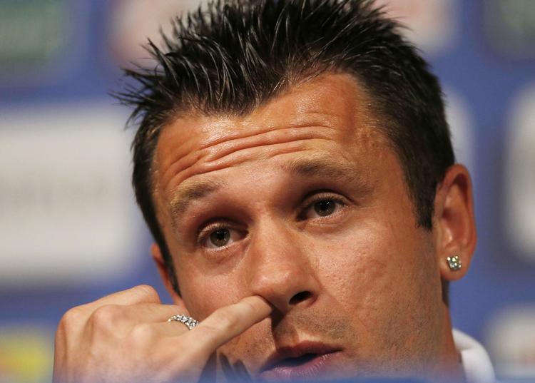 Retræte.  Antonio Cassano havde få timer efter sin første mening pludselig en helt anden. 
