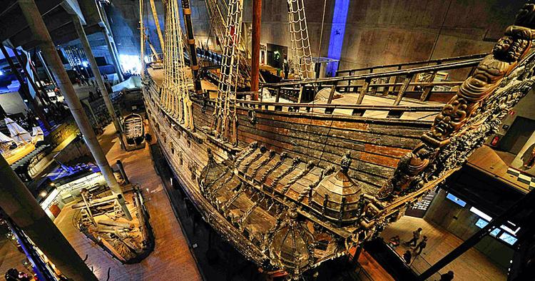 Museumsgenstand. På Vasa-museet i Stockholm står  skibet Vasa, der blev hævet i 1961 - 333 år efter det sank på sin jomfrurejse. 