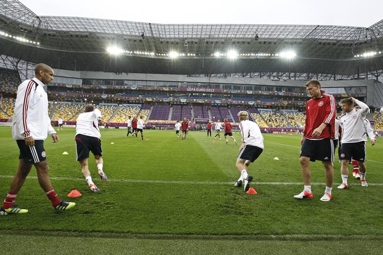 forberedelse. Det er måske nok for sent for danskerne, at træne sig til mere hurtighed, men der bliver brug for hurtige tilbageløb for at standse Portugals rappe angribere. 