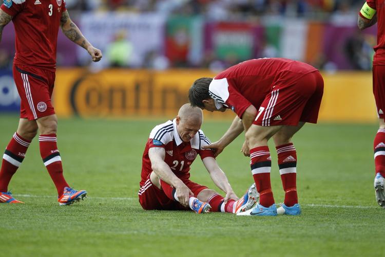 UHELDIG. Først var det tåen, og nu er det læggen, den er gal med, hos Niki Zimling. 