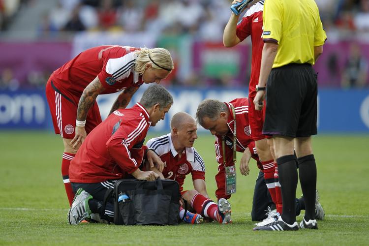 Skadet. Niki Zimling ved endnu ikke, hvor slem hans skade i læggen er. 