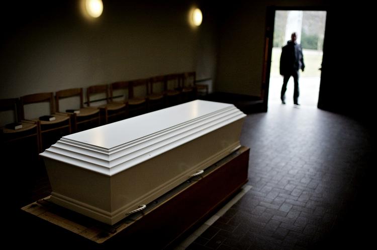 Papirløs. Bor du sammen med din kæreste uden at være gift, kan det vise sig også at blive en økonomisk katastrofe, hvis en af jer dør. 