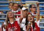 humør. De danske roligans satte deres præg på bybilledet og på stadion i Lviv. 