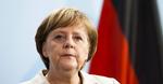 flertalssøgende. Angela  Merkels regering har ikke mandater nok i det tyske parlament til at sikre det nødvendige to tredjedels flertal for finanspagten. Derfor har hun indgået en aftale med Socialdemokraterne og De Grønne. 