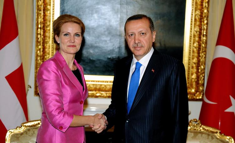 besøgsven. Helle Thorning-Schmidt hilser på Tyrkiets regeringschef Erdogan. 