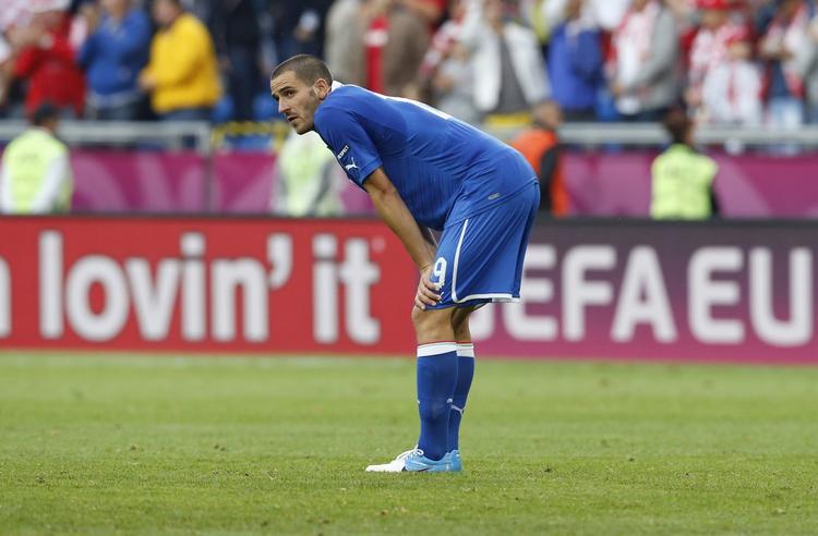 BITTERT. Leonardo Bonucci og de øvrige italienske forsvarsspillere formåede ikke at dække ordentligt op ved Kroatiens scoring til 1-1. 