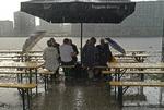 Vådt. Weekenden bliver regnfuld. Især lørdag må danskerne finde sig i vand i større mængder. 
