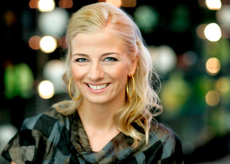 Indenfor. Louise Wolff og resten af holdet bag Aftenshowet vil fra august formentlig kunne ses på Islands Brygge, når de fire dage om ugen sender udsendelsen lige efter den første tv-avis. 