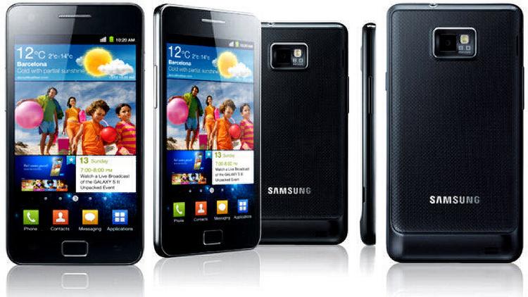 skuffende. En benchmark på Samsungs Galaxy S2, der netop har fået opdateringen til Android version 4, konkluderer, at brugere kan forvente omkring 42 timer mellem opladningerne, hvis man taler i telefonen en time dagligt via 3G-nettet, surfer på nettet via Wi-Fi i en time og ser en times video hver dag. Det er ikke lige det, mange brugere fortæller om på nettet efter opdateringen. 