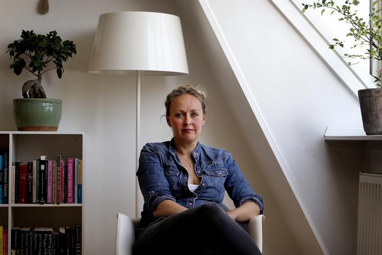 Bankkunde. »Det er jo vildt, at der kan være så stor forskel på et andels-kreditlån og et realkreditlån«, siger Saskia Skeel Fahlsten 