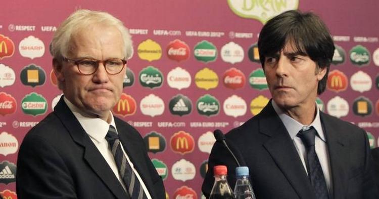 Duel. Joachim Löw (t.h.) kan med sin første sejr over Danmark i aften sende Morten Olsen ud af EM. 