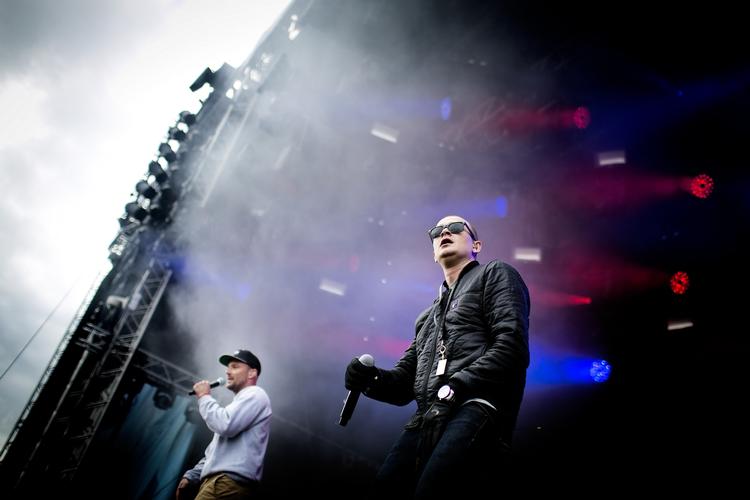Overlegent. Suspekt introducerede et fuldt liveband med guitar, keyboards og blytunge livetrommer på Northside. 