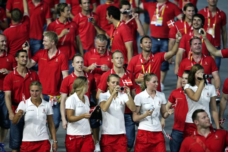 ligestilling. Ligestilling i mediernes dækning af sport er nærmest ikke eksisterende, skriver Magasinet Kvinden &amp; Samfundet. Ved sidste OL fik kvinderne kun 24 procent af mediedækningen. Foto fra åbningen af OL i Beijing. 