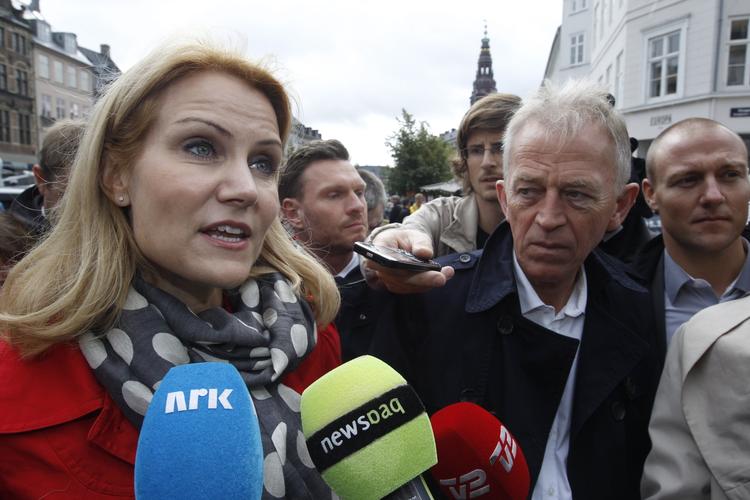 valgkamp. Helle Thorning-Schmidt og Villy Søvndal fanget under valgkampen. Siden oktober er ordet 'løftebrud' forekommet i mere end 1.200 dagbladsartikler. 