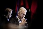 Bekymring. Udenrigsminister Villy Søvndal (SF) minder Egyptens militærstyre om, at de har lovet at overdrage magten til den demokratisk valgte præsident inden udgangen af måneden. 