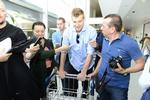 Fåmælt. Nicklas Bendtner glæder sig til at holde ferie og vil helst ikke tale om sagen om lykke-underbukserne. 