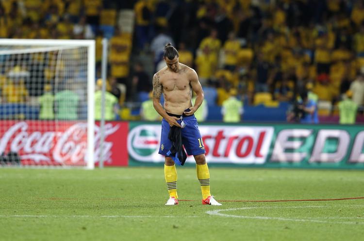exit. I en spændende anden halvleg mod England bød Zlatan Ibrahimovic og det svenske hold de engelske stjerner op til dans, men tabte den ujævne kamp. 