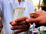 Festbobler. Til studenterfester er det nok de  færreste, som  serverer ægte champagne.  Arkivfoto: Thomas Borberg 