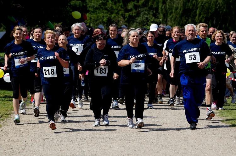 213. Så mange deltagere var der i årets ForebyggelsesCenter-løb. Her kommer folk fra de fem centre i København for at fejre, at deres livsstil er blevet lidt sundere. 