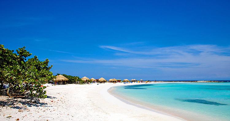 GIFTERMÅL. Aruba i det sydlige Caribien trækker brudepar til som en magnet. 
