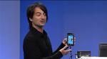OPDATERING. Joe Balfiore fra Microsoft viste den nye Windows Phone 8-startskærm frem fra sin egen telefon. 