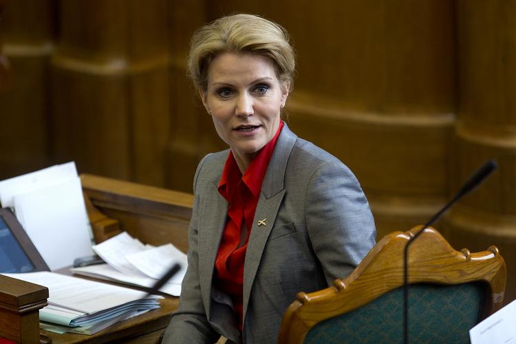 topmøde. Helle Thorning-Schmidt har kvittet Christiansborg for at deltage FN's topmøde i Rio. Også Venstres formand, Lars Løkke Rasmussen, deltager. 