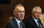 Finansminister. 65-årige Vassilis Rapanos, som er bestyrelsesformand for Grækenlands største private bank, National Bank of Greece, har fået det vanskelige job som landets nye finansminister. 