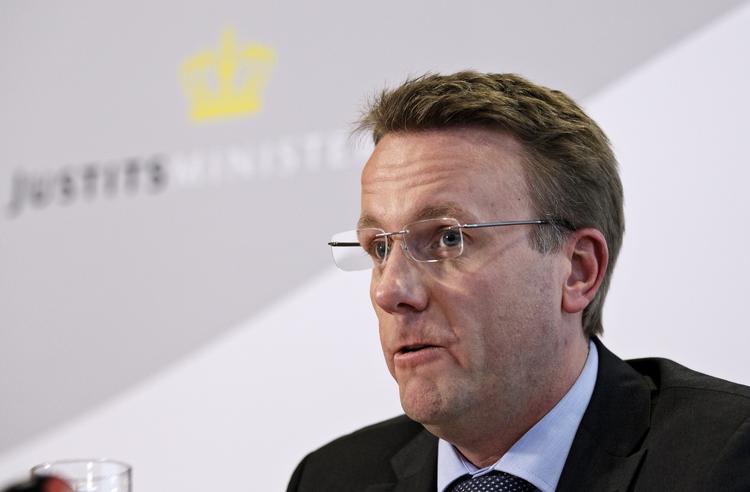 MINISTEROPBAKNING. Morten Bødskov har tillid til, at politiet håndterer indsatsen mod kriminalitet på Christiania tilfredsstillende. 