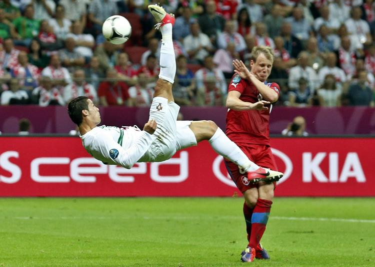 stensikkert. Portugal vandt en af verdens største 1-0-sejre efter en skudfordeling på 20-2 i portugisisk favør mod et Tjekkiet-mandskab, der faldt sammen i anden halvleg. 