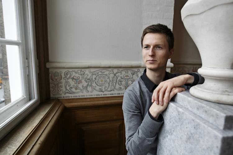 Forhandling. Både Socialdemokraterne og Socialistisk Folkeparti hilser Venstre velkommen til nye forhandlinger. 