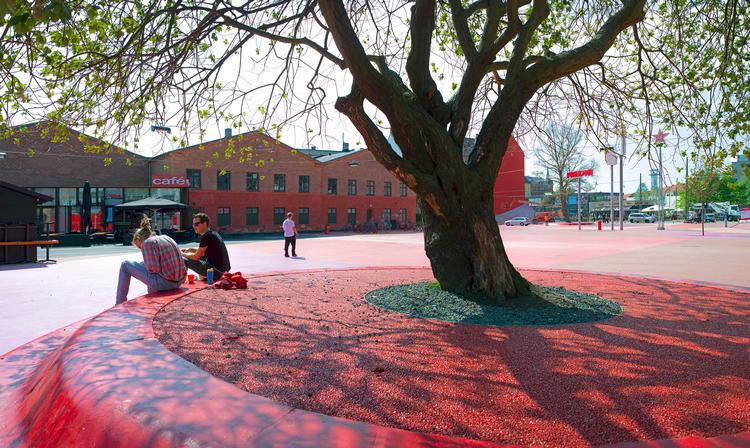 ny attraktion. Superkilen er et velkomment stød i kuglerne på den gode smag. Og så er der kommet nye buler i det flade københavnske landskab. 