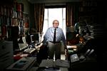 it-nørd. Erling Tiedemann bruger alle de nyeste elektroniske hjælpemidler for at kunne kommunikere, og i dag er det især spørgsmål om den katolske kirke i Danmark, der optager ham. 